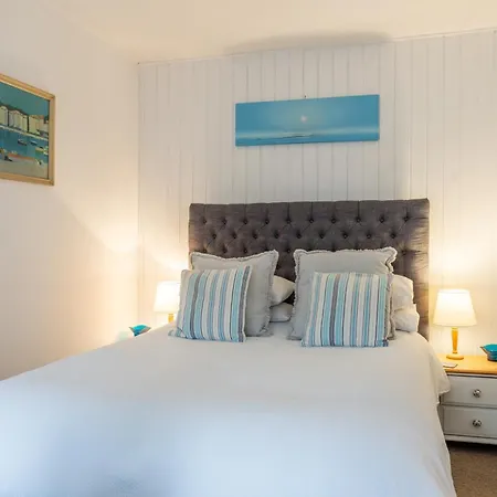 Cute 1 Bed Apartment 2 Mins From The Sea - Sleeps 4, Flat 8 The Gables, Church Street, Lyme Regis Exterior photo